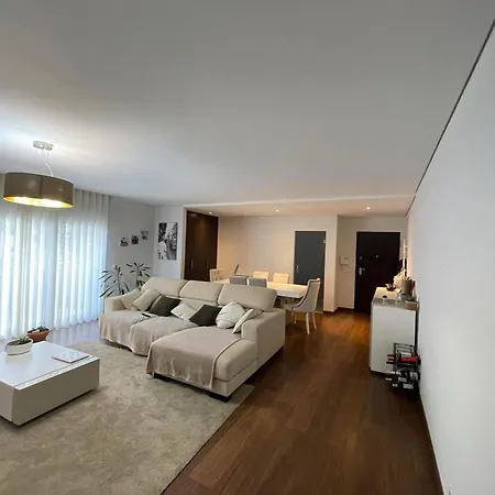 Pine Apartment *